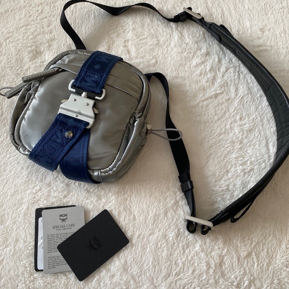 MCM Sling/Cross body bag - Picture 2 of 3